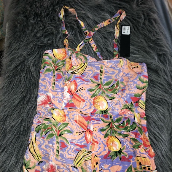 LF hawaiian romper🌺 - Picture 1 of 3